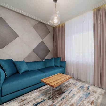 Wowell Apartments Odessa Exterior photo